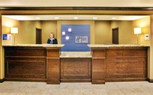 holiday inn express hotel and suites dubuque by ihg