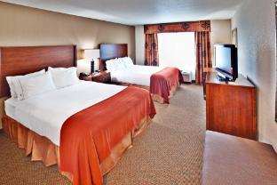 holiday inn express hotel and suites dubuque by ihg