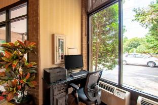 econo lodge metro