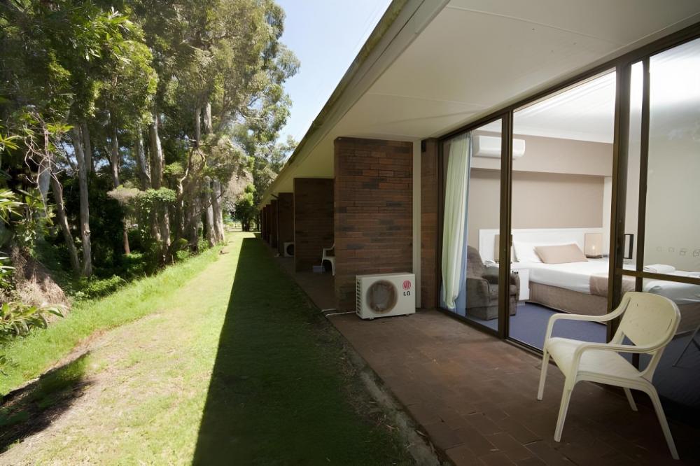 island palms motor inn