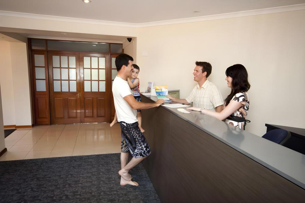 island palms motor inn