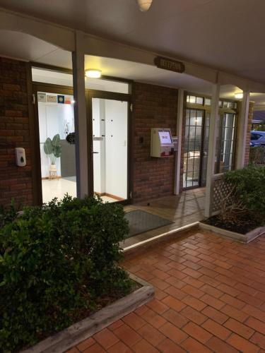 island palms motor inn