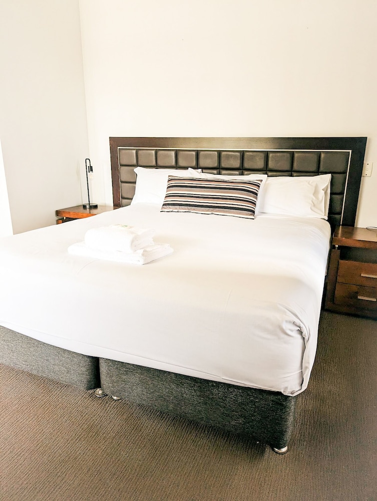 island palms motor inn