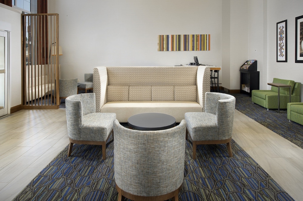 holiday inn express and suites charlottesville ruckersville by ihg
