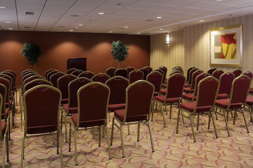 holiday inn express and suites charlottesville ruckersville by ihg