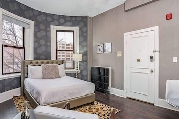 premier suites bay village