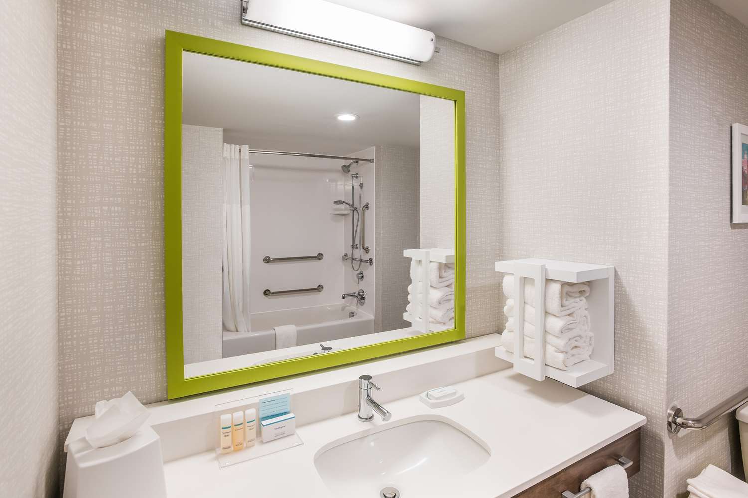 hampton inn and suites houghton