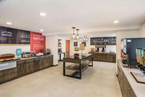 hampton inn and suites houghton
