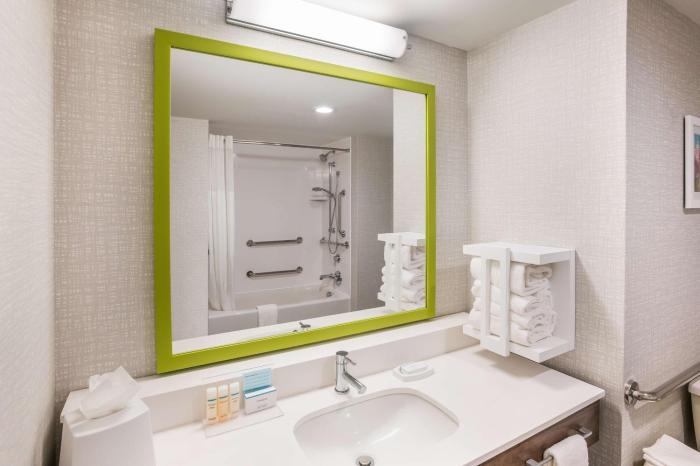 hampton inn and suites houghton