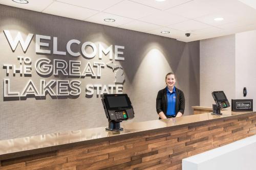 hampton inn and suites houghton