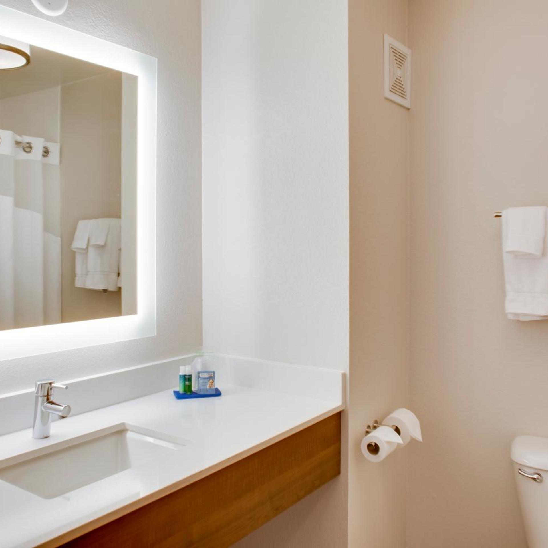 holiday inn express and suites chickasha by ihg