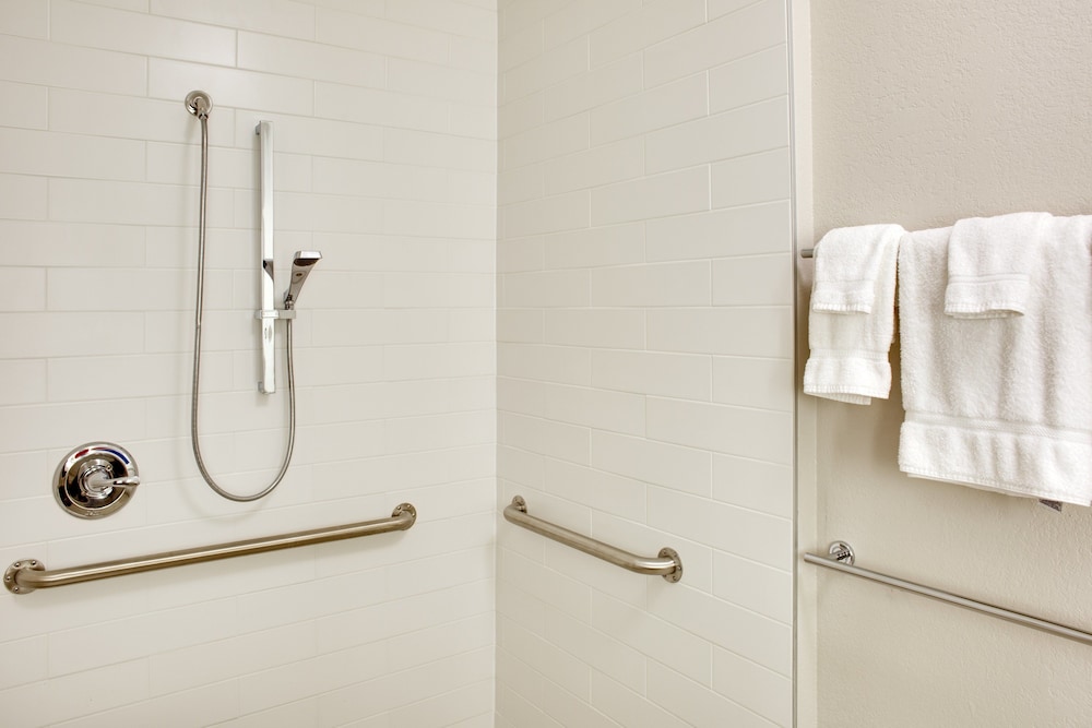 holiday inn express and suites chickasha by ihg