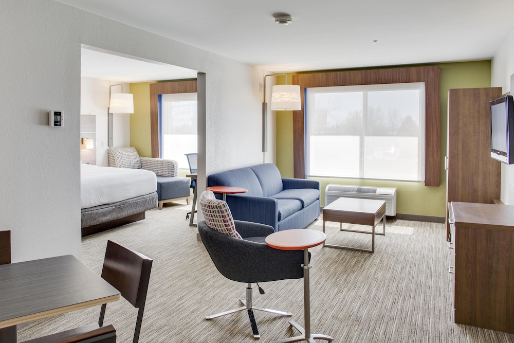 holiday inn express and suites chickasha by ihg