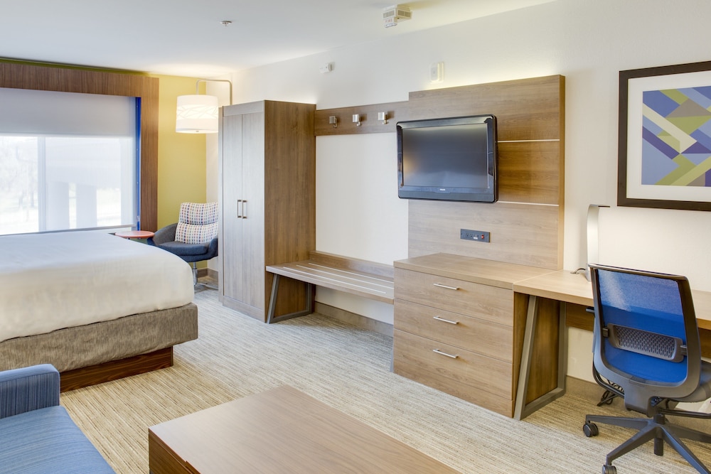holiday inn express and suites chickasha by ihg