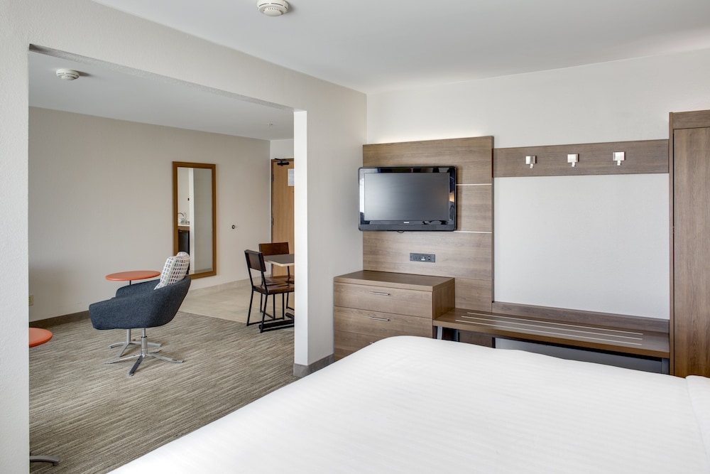holiday inn express and suites chickasha by ihg