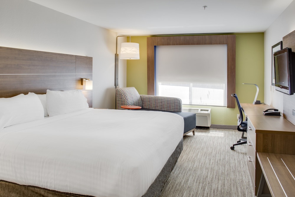 holiday inn express and suites chickasha by ihg