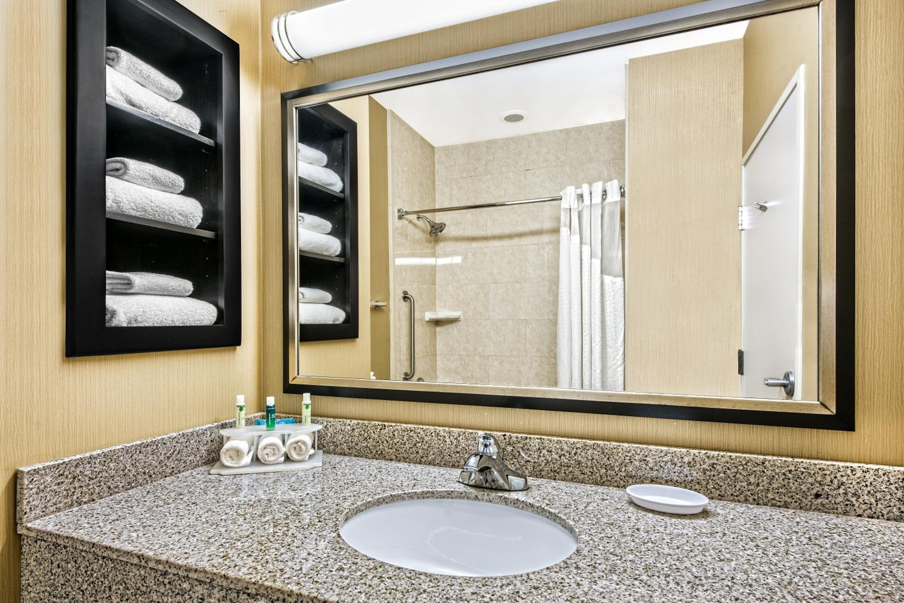 holiday inn express and suites cotulla by ihg