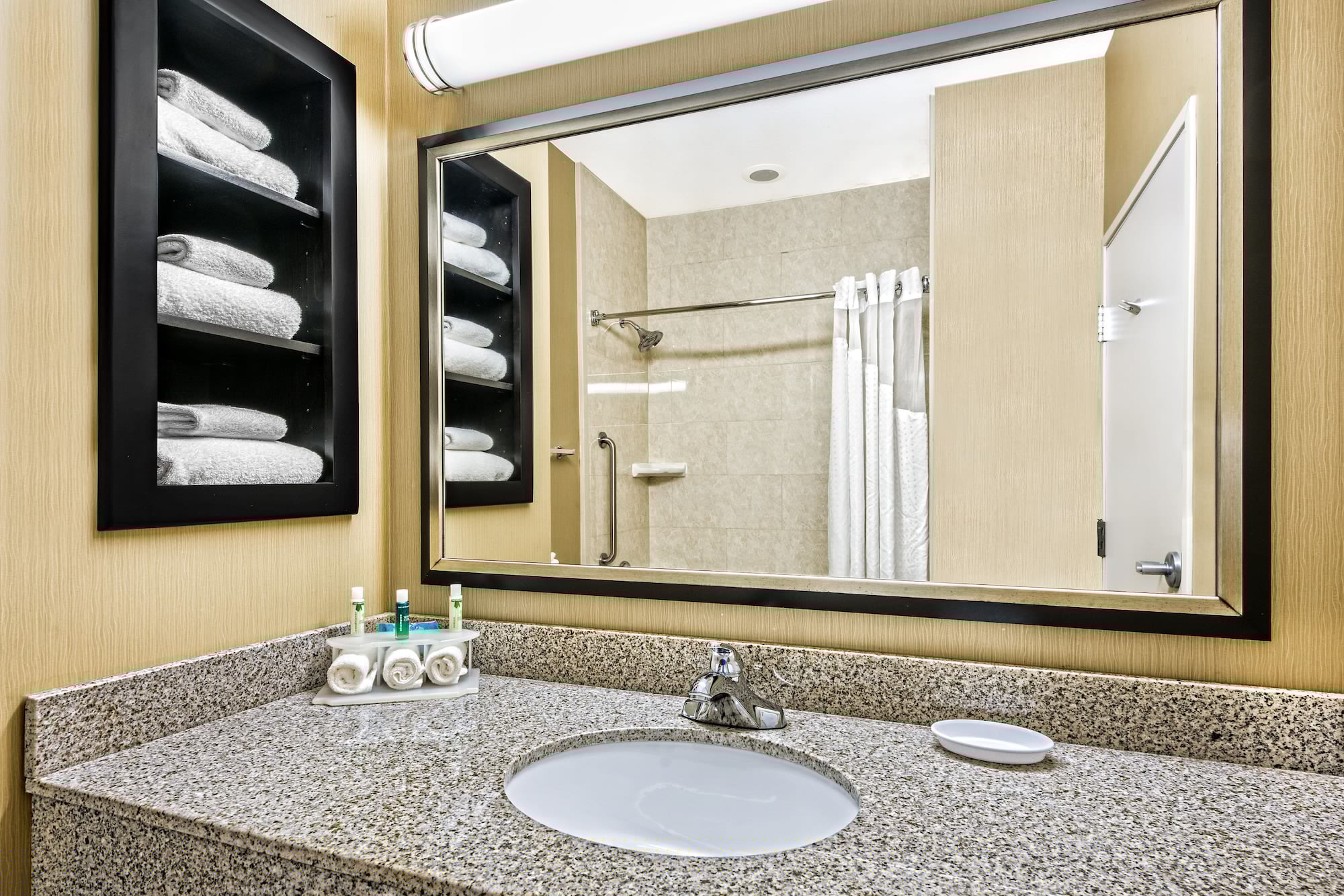 holiday inn express and suites cotulla by ihg