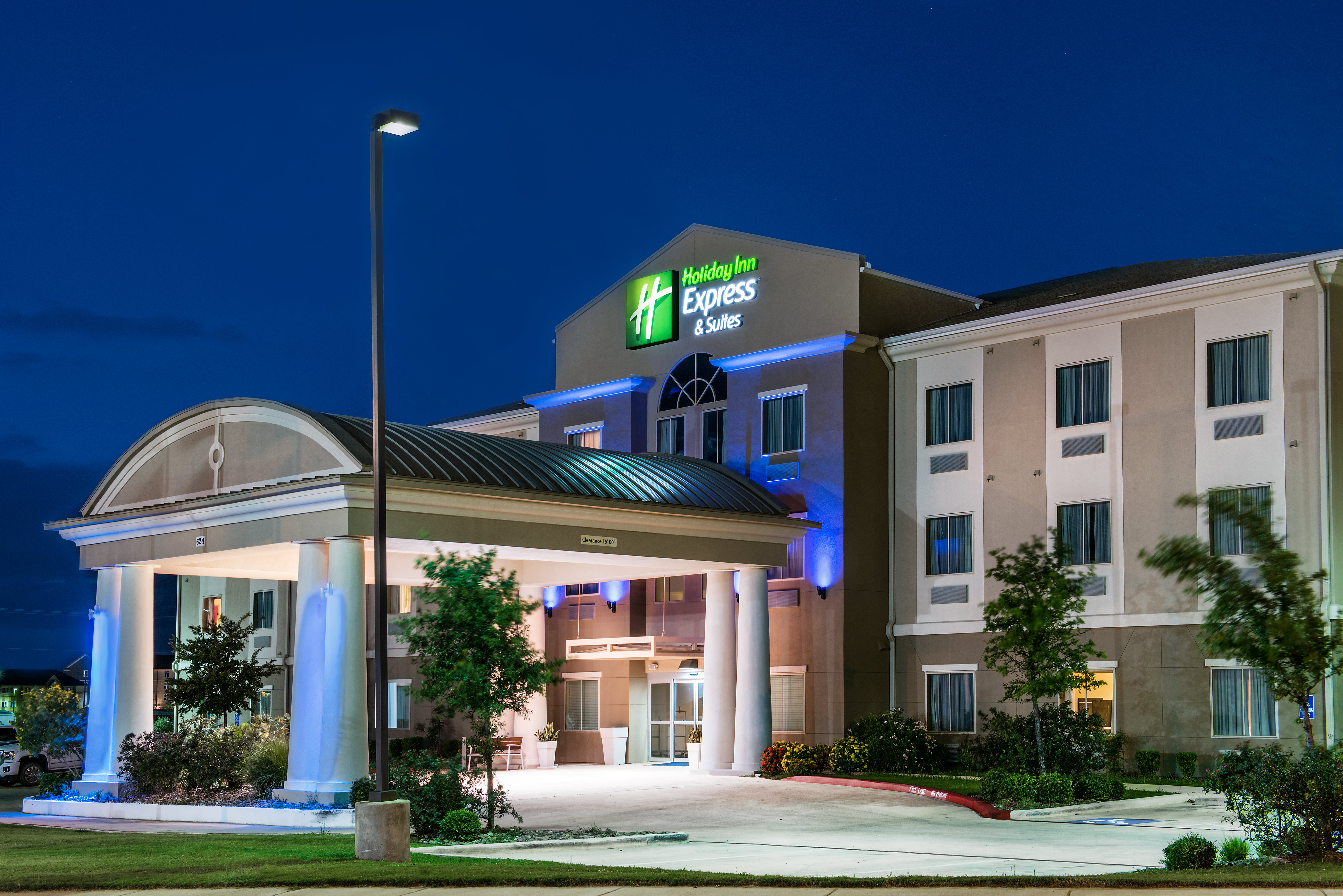 holiday inn express and suites cotulla by ihg