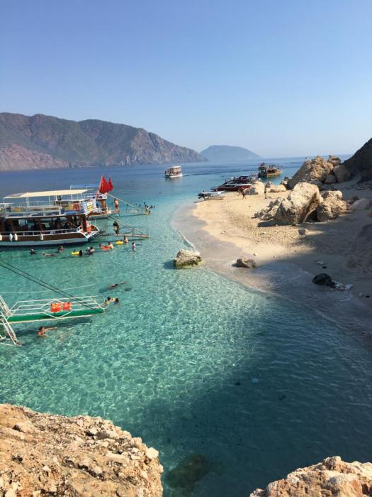 karaoz sapphire bungalows