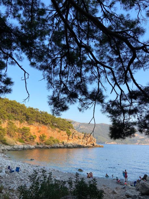 karaoz sapphire bungalows