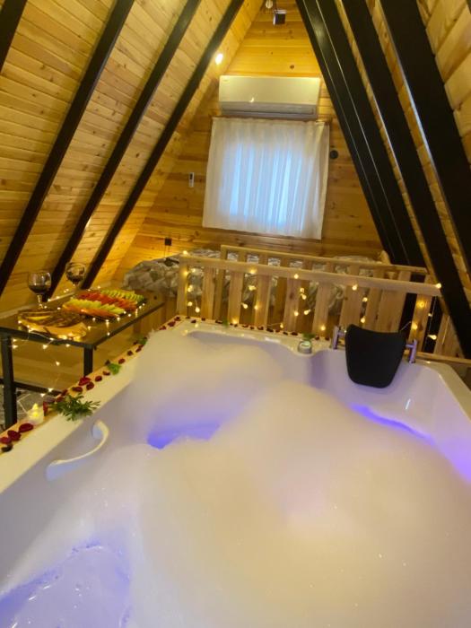 karaoz sapphire bungalows