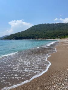 karaoz sapphire bungalows