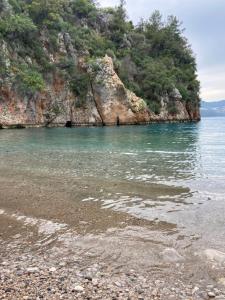 karaoz sapphire bungalows