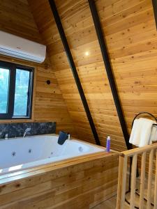 karaoz sapphire bungalows