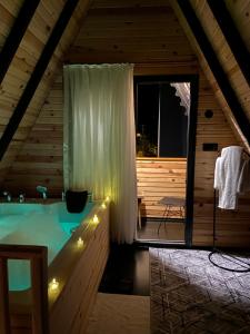 karaoz sapphire bungalows