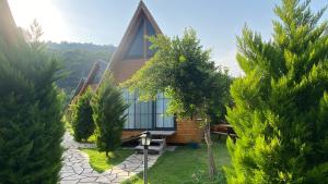 karaoz sapphire bungalows