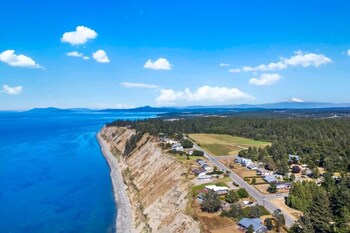 marbella lane seas the bay sanctuary