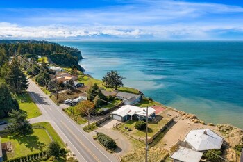 marbella lane seas the bay sanctuary