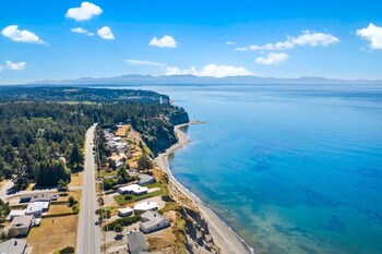 marbella lane seas the bay sanctuary