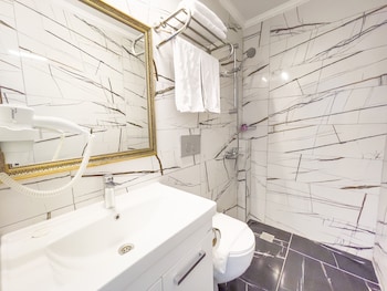 castles light boutique hotel