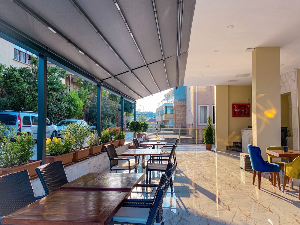 castles light boutique hotel