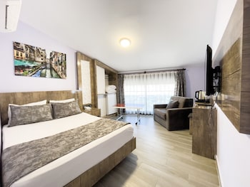 castles light boutique hotel