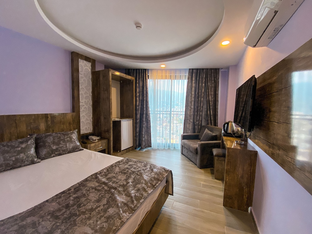 castles light boutique hotel