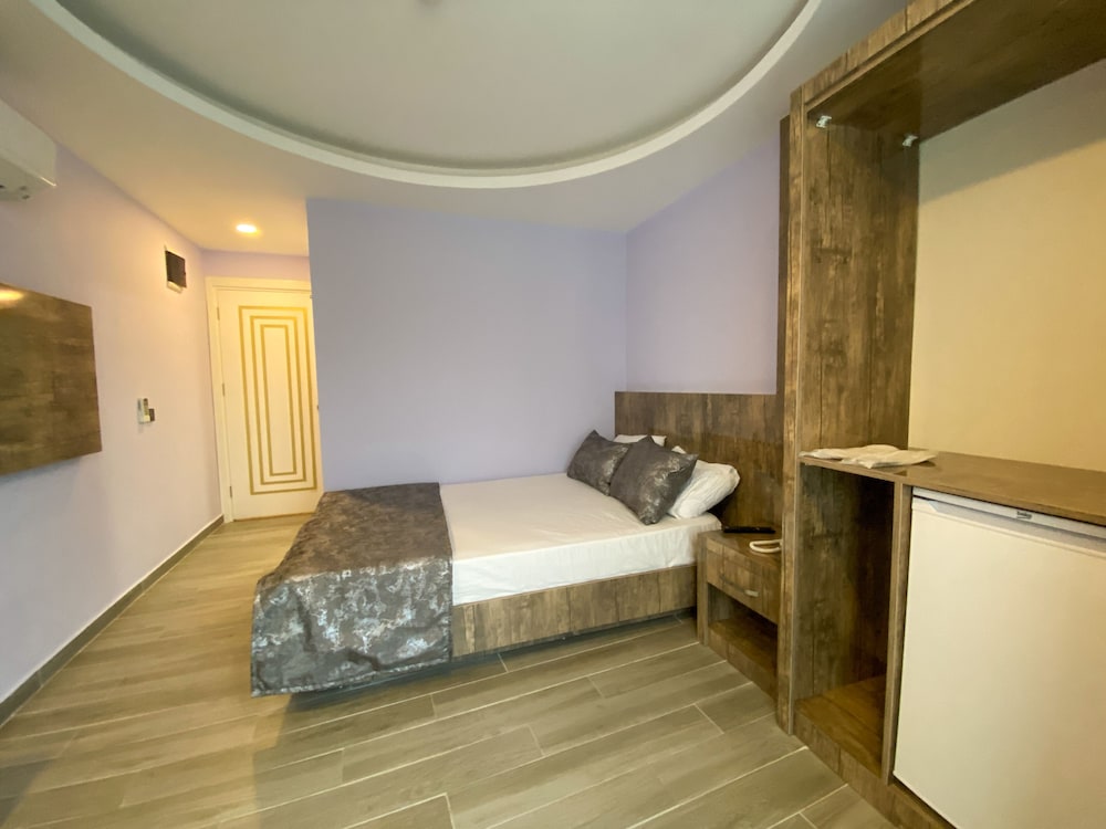 castles light boutique hotel