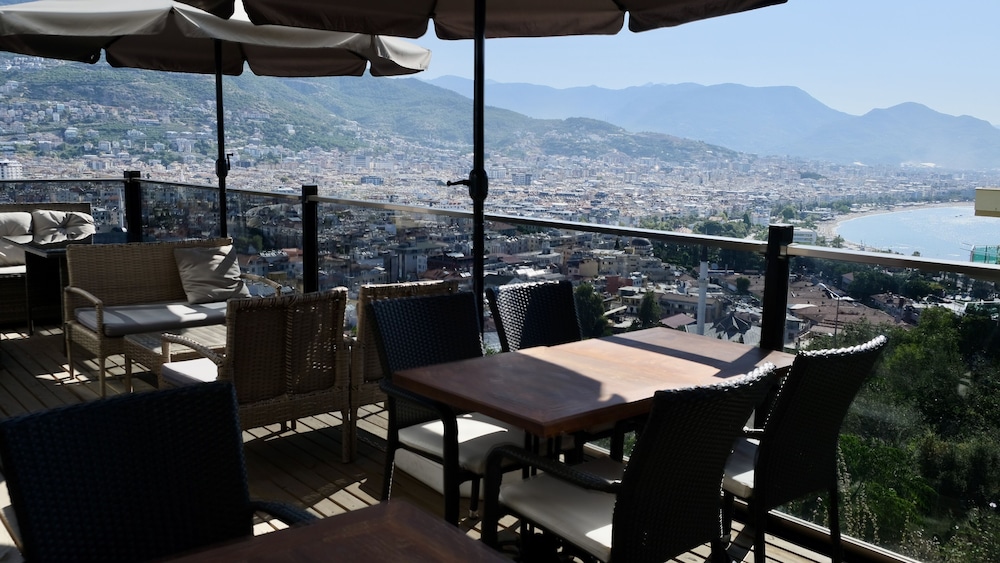 castles light boutique hotel