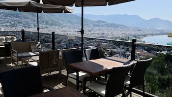 castles light boutique hotel