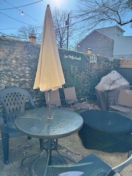 entire unit 5min to mandtbank camden yards