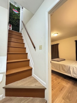 entire unit 5min to mandtbank camden yards