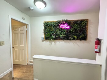 entire unit 5min to mandtbank camden yards