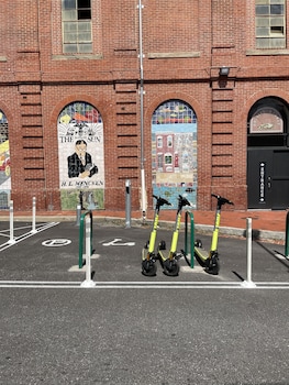 Entire Unit-5Min To M&Tbank Camden Yards,,0 star