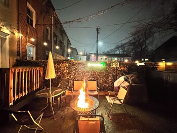 entire unit 5min to mandtbank camden yards