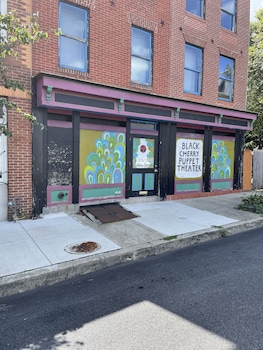 entire unit 5min to mandtbank camden yards