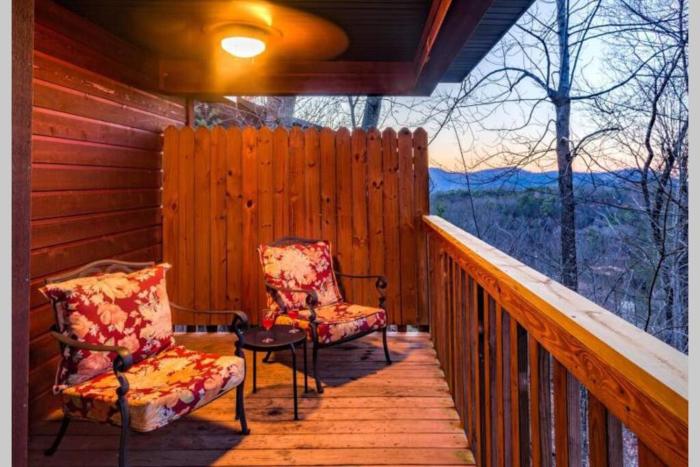 great view pool table hot tub privacy fireplace