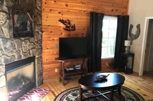 great view pool table hot tub privacy fireplace