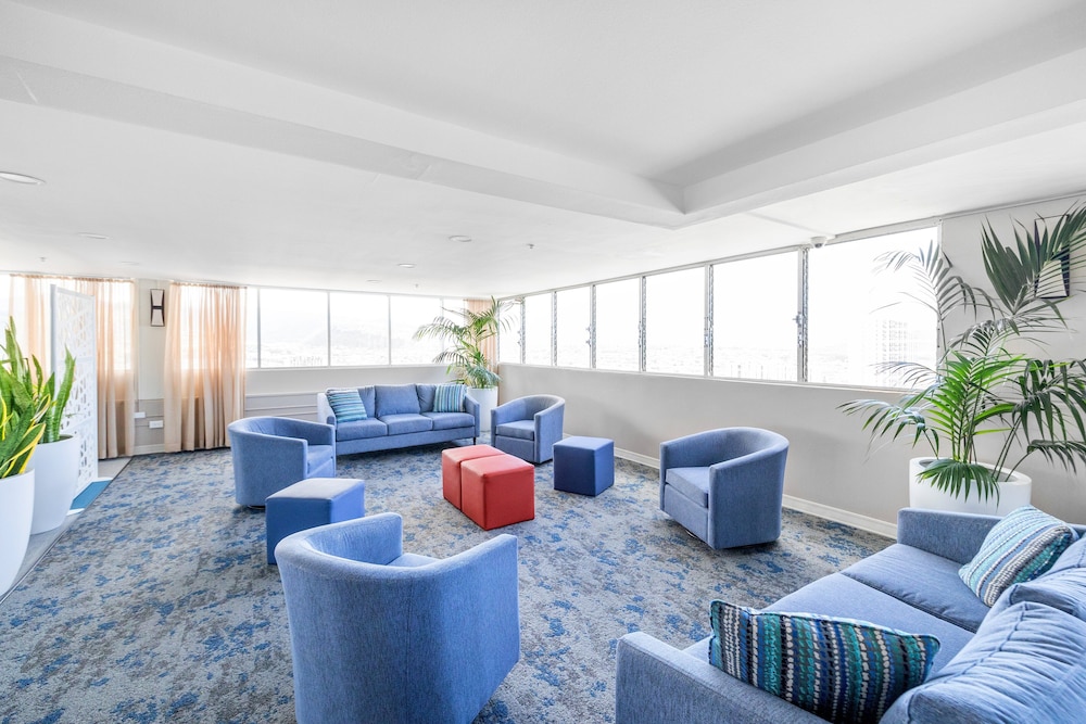 beautiful ocean views 1 block to beach wifi